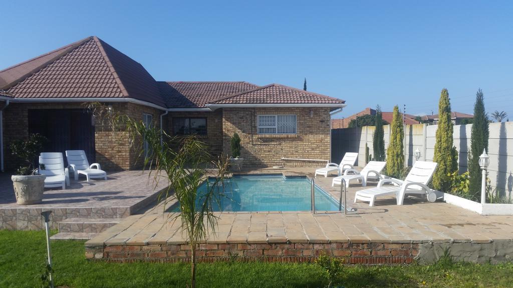 Ebenezer Guesthouse Bluewater Bay 포트엘리자베스 외부 사진