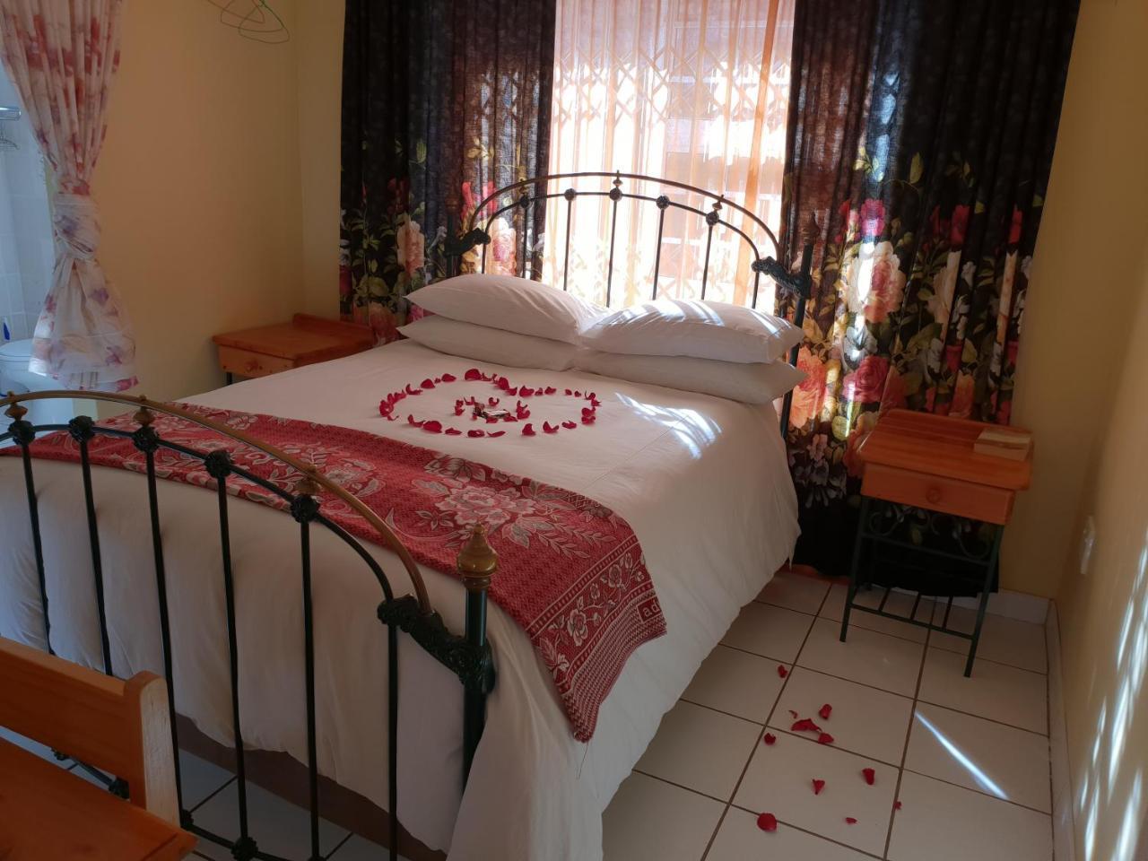 Ebenezer Guesthouse Bluewater Bay 포트엘리자베스 외부 사진