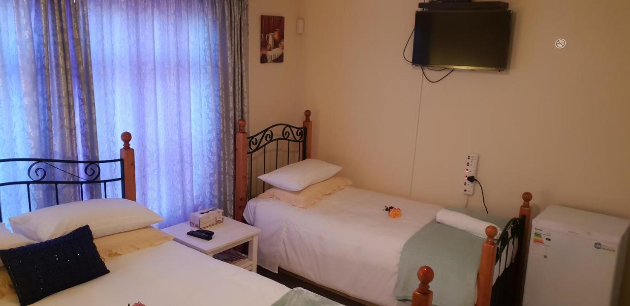 Ebenezer Guesthouse Bluewater Bay 포트엘리자베스 외부 사진