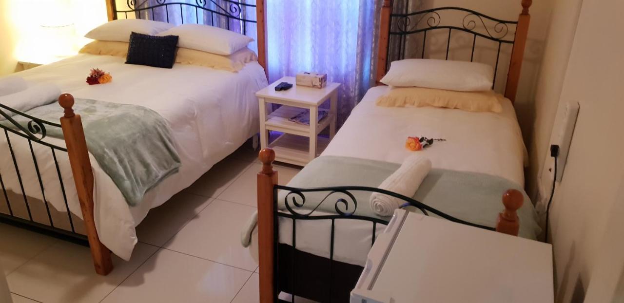 Ebenezer Guesthouse Bluewater Bay 포트엘리자베스 외부 사진